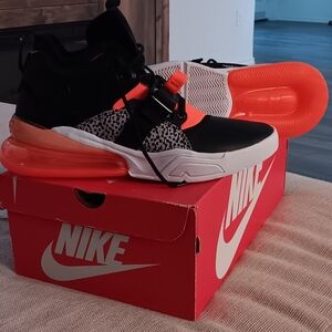Nike Air Force 270 Black/Hyper Crimson Wolf Grey Noir Gris Loup Worn Once EUC